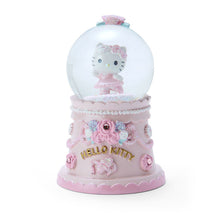 Carica l'immagine nel visualizzatore di Gallery, Japan Sanrio My Melody / Kuromi / Pochacco / Hello Kitty / Cinnamoroll / Pompompurin / Tuxedo Sam / Little Twin Stars Snow Globe (Christmas) 2023