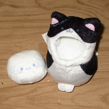 Carica l'immagine nel visualizzatore di Gallery, Japan Sanrio Cinnamoroll / Hello Kitty / My Melody / Kuromi / Pochacco / Pompompurin Plush Doll Soft Toy (Really Like Cat)