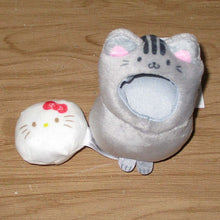 Carica l'immagine nel visualizzatore di Gallery, Japan Sanrio Cinnamoroll / Hello Kitty / My Melody / Kuromi / Pochacco / Pompompurin Plush Doll Soft Toy (Really Like Cat)