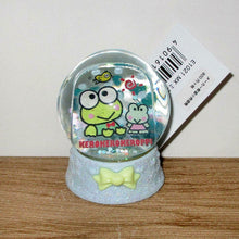 Cargar imagen en el visor de la galería, Japan Sanrio Hello Kitty / Bad Badtz Maru / Keroppi / Marumofubiyori / Marron Cream / Tuxedo Sam / Little Twin Stars / Cogimyun / Gudetama / Nya ni nyu nye nyon / Tiny Poem / My Melody / Kuromi / Goropikadon / Seven Silly Dwarfs Mini Snow Globe