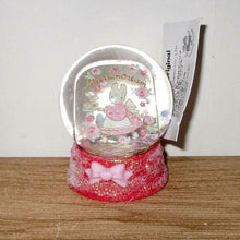 Cargar imagen en el visor de la galería, Japan Sanrio Hello Kitty / Bad Badtz Maru / Keroppi / Marumofubiyori / Marron Cream / Tuxedo Sam / Little Twin Stars / Cogimyun / Gudetama / Nya ni nyu nye nyon / Tiny Poem / My Melody / Kuromi / Goropikadon / Seven Silly Dwarfs Mini Snow Globe