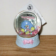 Cargar imagen en el visor de la galería, Japan Sanrio Hello Kitty / Bad Badtz Maru / Keroppi / Marumofubiyori / Marron Cream / Tuxedo Sam / Little Twin Stars / Cogimyun / Gudetama / Nya ni nyu nye nyon / Tiny Poem / My Melody / Kuromi / Goropikadon / Seven Silly Dwarfs Mini Snow Globe
