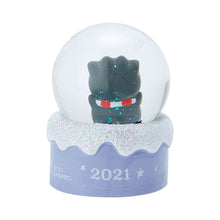 Carica l'immagine nel visualizzatore di Gallery, Japan Sanrio Hello Kitty / My Melody / Pompompurin / Kuromi / Cinnamoroll / Pochacco / Bad Badtz Maru / Keroppi / Tuxedo Sam / Hangyodon / Cogimyun / Wish Me Mell Mini Polyresin Snowball Snow Globe 2021