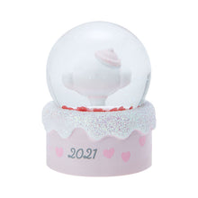 Carica l'immagine nel visualizzatore di Gallery, Japan Sanrio Hello Kitty / My Melody / Pompompurin / Kuromi / Cinnamoroll / Pochacco / Bad Badtz Maru / Keroppi / Tuxedo Sam / Hangyodon / Cogimyun / Wish Me Mell Mini Polyresin Snowball Snow Globe 2021