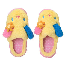 Lade das Bild in den Galerie-Viewer, Japan Sanrio Plush Slippers Room Shoes
