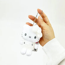 Carica l&#39;immagine nel visualizzatore di Gallery, Japan Sanrio Hello Kitty Plush Doll Keychain (Colorful)
