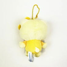 Carica l&#39;immagine nel visualizzatore di Gallery, Japan Sanrio Hello Kitty Plush Doll Keychain (Colorful)
