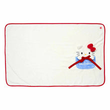 Carica l&#39;immagine nel visualizzatore di Gallery, Japan Sanrio Foldable Plush Blanket
