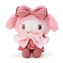 Lade das Bild in den Galerie-Viewer, Japan Sanrio Plush Doll Soft Toy (Winter Outfit)
