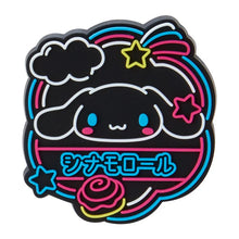 Afbeelding in Gallery-weergave laden, Japan Sanrio Hello Kitty / Cinnamoroll / Pompompurin / Pochacco / Kuromi / Hangyodon / Tuxedo Sam Mascot Magnet (Vivid Neon)
