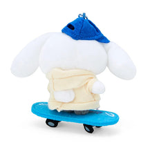 Cargar imagen en el visor de la galería, Japan Sanrio Plush Doll Keychain (Skater)
