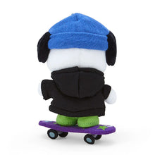 Cargar imagen en el visor de la galería, Japan Sanrio Plush Doll Keychain (Skater)
