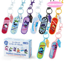 Cargar imagen en el visor de la galería, Japan Sanrio Keychain Blind Box (Skater)
