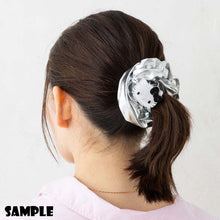 Lade das Bild in den Galerie-Viewer, Japan Sanrio Scrunchies Ponytail Holder Hair Tie (Metallic Fabric)
