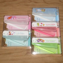 Carica l'immagine nel visualizzatore di Gallery, Japan Sanrio Compact Pocket Comb
