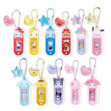 Carica l&#39;immagine nel visualizzatore di Gallery, Japan Sanrio Hello Kitty / Mimmy / Dear Daniel / Tiny Chums / Little Twin Stars / Pochacco / Cinnamoroll / Pompompurin / Kuromi / My Melody / Sweet Piano Name Tag Keychain
