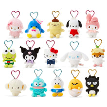 Lade das Bild in den Galerie-Viewer, Japan Sanrio Carabiner Plush Doll Keychain (Heart)
