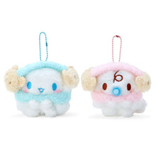 Lade das Bild in den Galerie-Viewer, Japan Sanrio Cinnamoroll Plush Doll Keychain (Winter)
