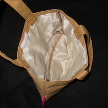 Lade das Bild in den Galerie-Viewer, Japan Sanrio x Potetan Hangyodon / My Melody / Kuromi / Pompompurin Small Tote Bag
