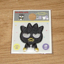 Lade das Bild in den Galerie-Viewer, Japan Sanrio Pochacco / Hello Kitty / Kuromi / Hangyodon / My Melody / Keroppi / Pompompurin / Bad Badtz Maru / Tuxedo Sam / Cinnamoroll Iron on Patch Sticker (Embroidery)
