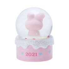 Lade das Bild in den Galerie-Viewer, Japan Sanrio Hello Kitty / My Melody / Pompompurin / Kuromi / Cinnamoroll / Pochacco / Bad Badtz Maru / Keroppi / Tuxedo Sam / Hangyodon / Cogimyun / Wish Me Mell Mini Polyresin Snowball Snow Globe 2021
