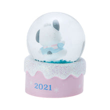 Lade das Bild in den Galerie-Viewer, Japan Sanrio Hello Kitty / My Melody / Pompompurin / Kuromi / Cinnamoroll / Pochacco / Bad Badtz Maru / Keroppi / Tuxedo Sam / Hangyodon / Cogimyun / Wish Me Mell Mini Polyresin Snowball Snow Globe 2021
