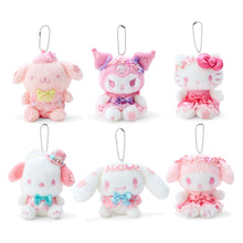 Carica l&#39;immagine nel visualizzatore di Gallery, Japan Sanrio Plush Doll Keychain (Sakura)
