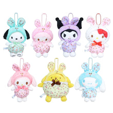 Lade das Bild in den Galerie-Viewer, Japan Sanrio Pompompurin / Cinnamoroll / My Melody / Kuromi / Hello Kitty / Sweet Piano / Pochacco Plush Doll Keychain (Flower Bunny)
