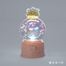 이미지를 갤러리 뷰어에 로드 , Japan Sanrio Hello Kitty / My Melody / Pompompurin / Little Twin Stars / Cinnamoroll Snow Globe Style Desk Light Decoration (S)
