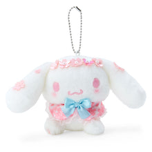 Carica l&#39;immagine nel visualizzatore di Gallery, Japan Sanrio Plush Doll Keychain (Sakura)
