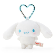 Carregar imagem no visualizador da galeria, Japan Sanrio Carabiner Plush Doll Keychain (Heart)
